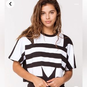 ADIDAS LARGE LOGO TEE CROP TOP T-SHIRT S New